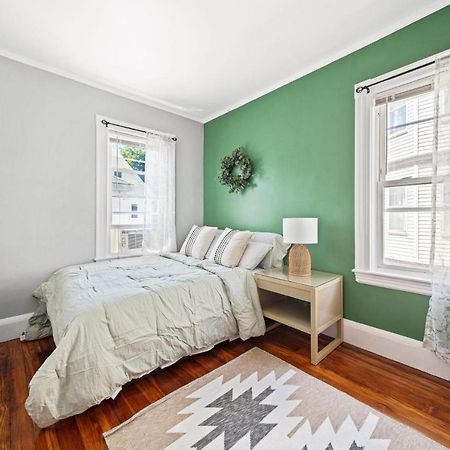 Cozy Up In 5Br Apt Near Charming Oak Square Βοστώνη Εξωτερικό φωτογραφία