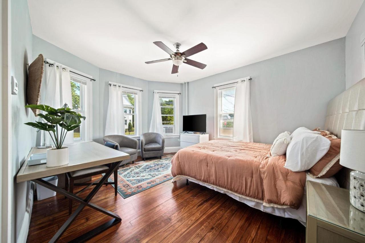 Cozy Up In 5Br Apt Near Charming Oak Square Βοστώνη Εξωτερικό φωτογραφία