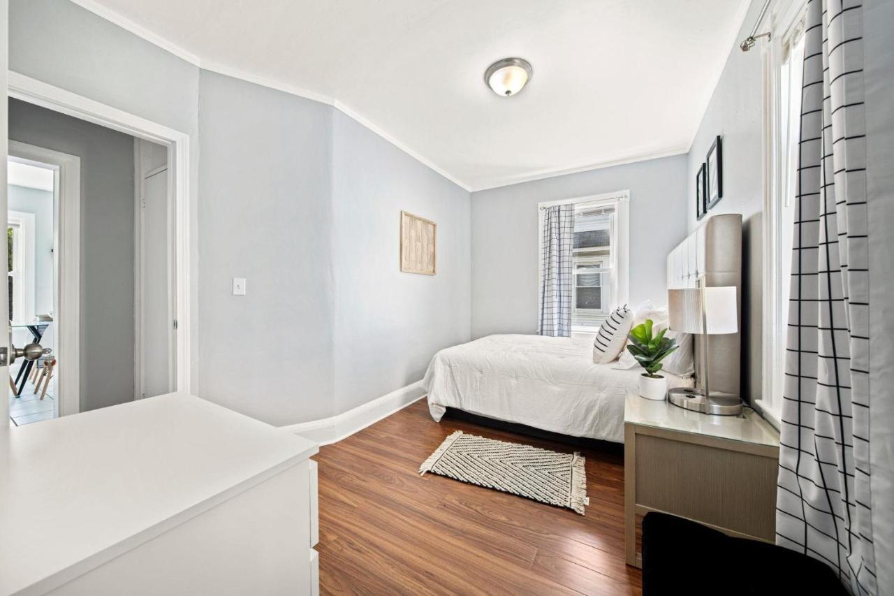 Cozy Up In 5Br Apt Near Charming Oak Square Βοστώνη Εξωτερικό φωτογραφία