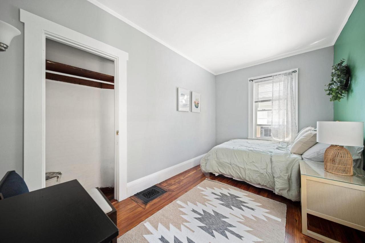 Cozy Up In 5Br Apt Near Charming Oak Square Βοστώνη Εξωτερικό φωτογραφία