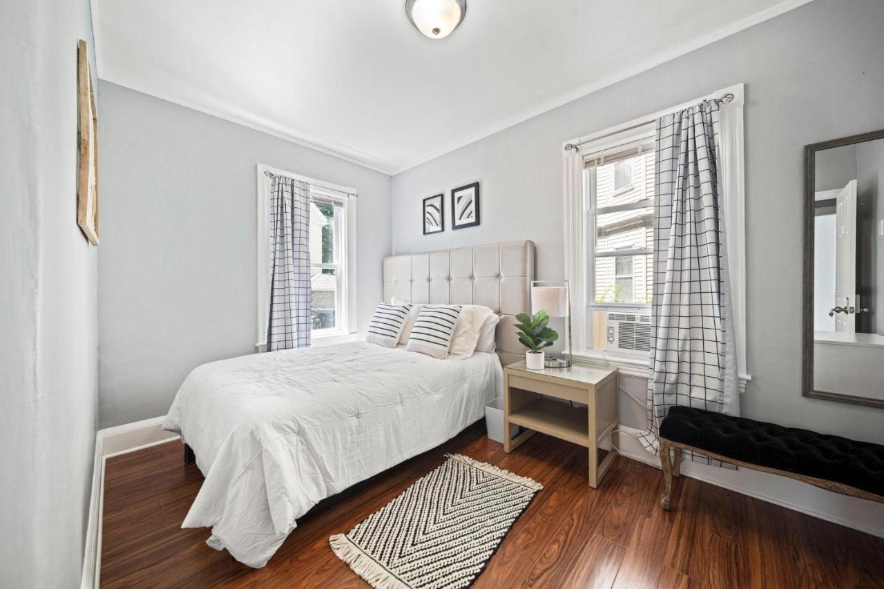 Cozy Up In 5Br Apt Near Charming Oak Square Βοστώνη Εξωτερικό φωτογραφία