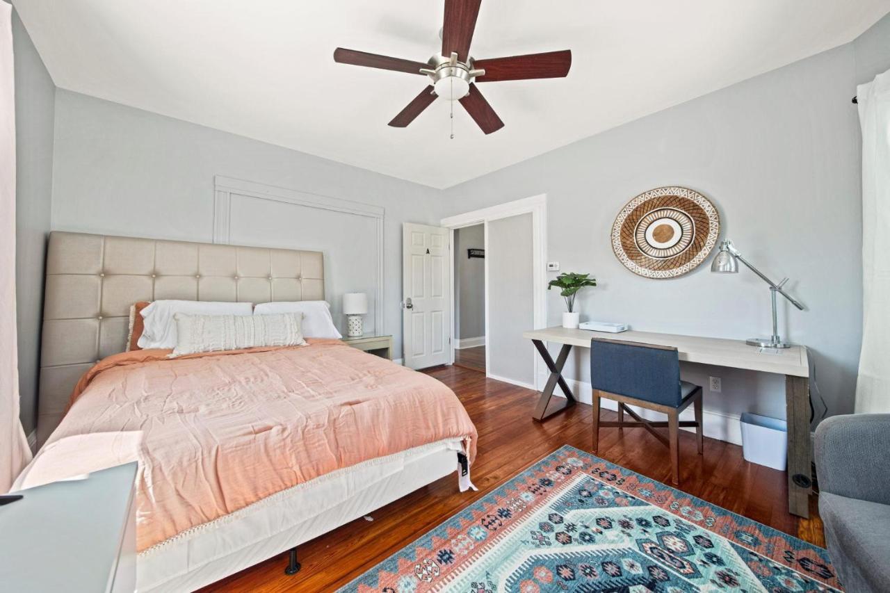 Cozy Up In 5Br Apt Near Charming Oak Square Βοστώνη Εξωτερικό φωτογραφία